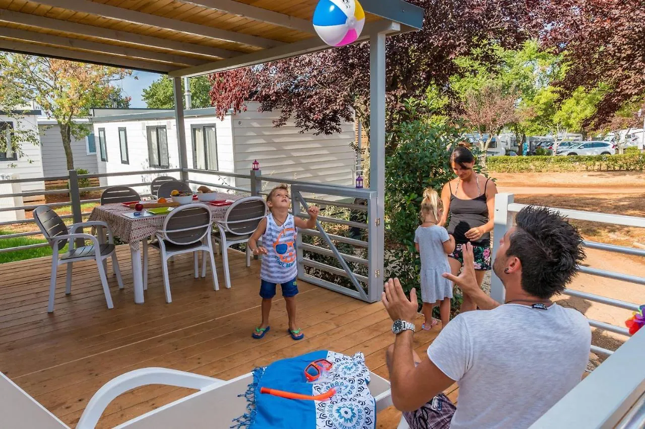 Mobile Homes Bijela Uvala Vacanceselect Poreč 4*,
